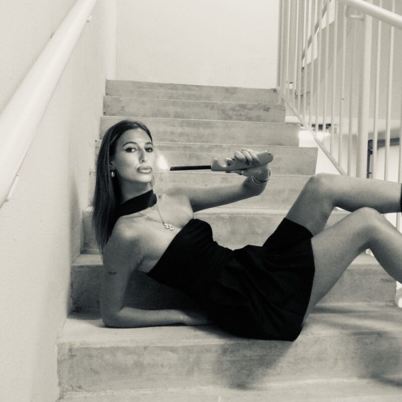 Liv Hanna (Capri Krontz)