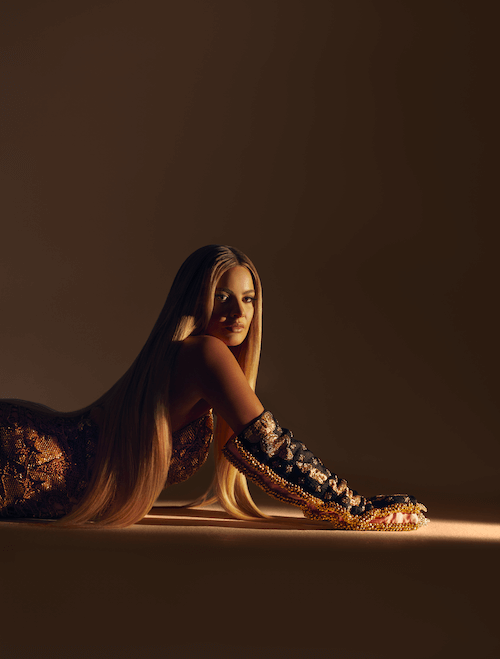 LYRA Photo by Aaron Hurley