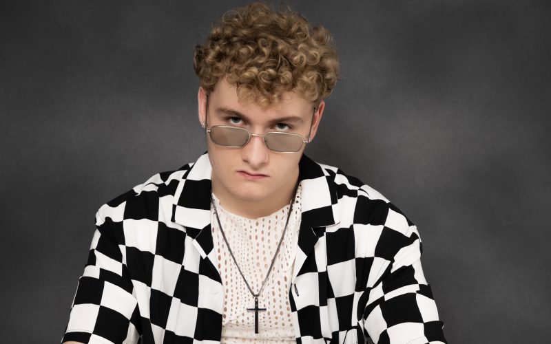 Rofdolbac Unveils Captivating Single ‘Growing Up’