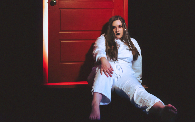 Scarlett Sno photo by Comet House Studio