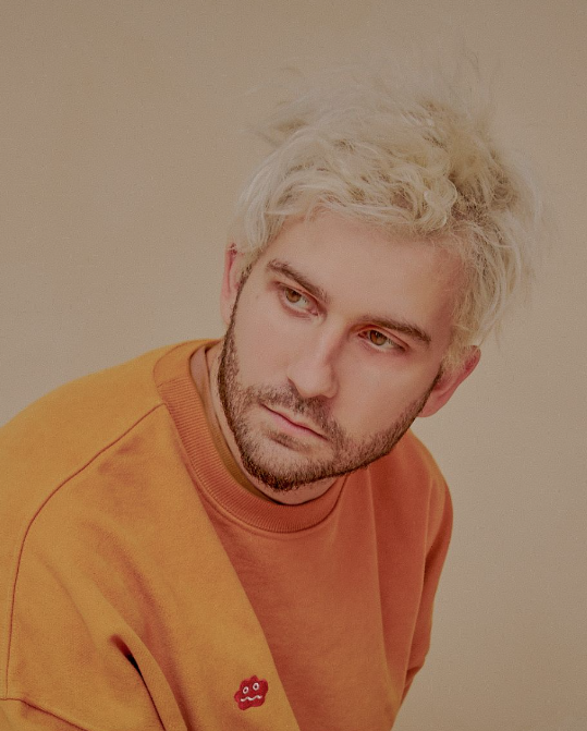 Late Again Unveils A Sonic Exploration of Noise and Melody On "Caterpillars"