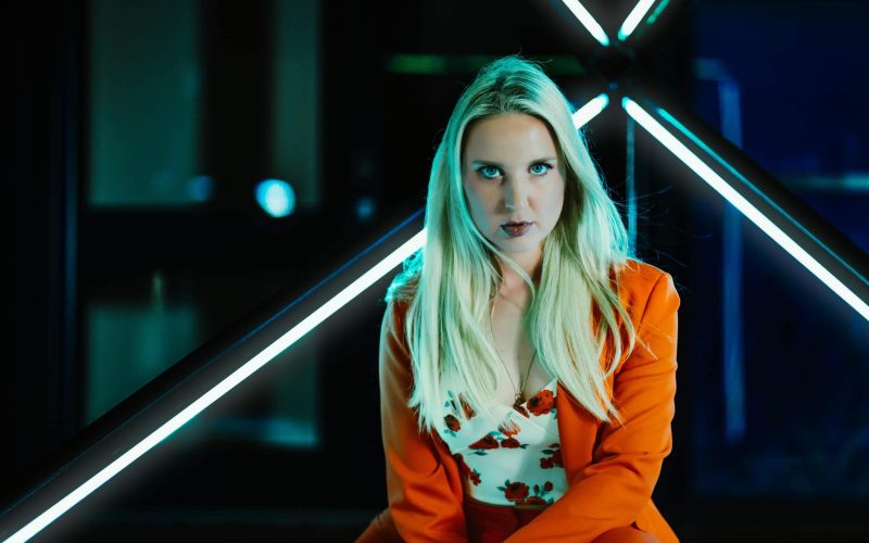 Chloey Rose Unveils New Single 'Runaway'