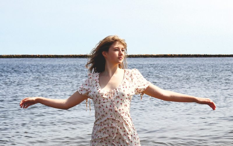 Ava valianti Image Credit - Plum + Port Photography