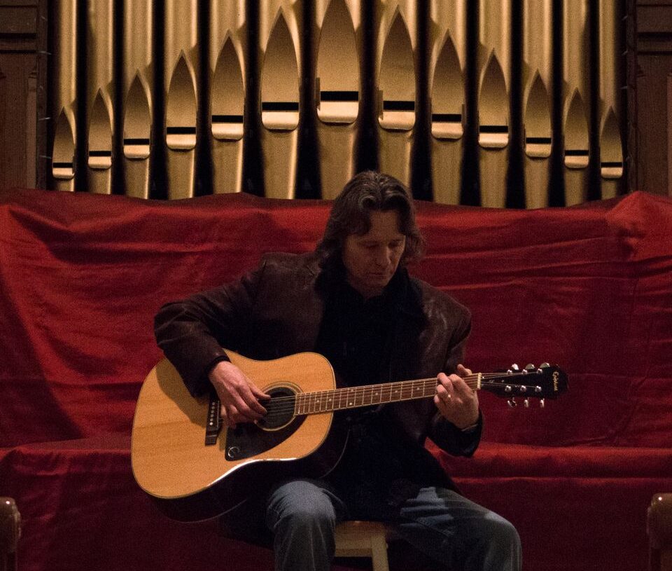 Cory M. Coons Revives "Faded Glory (Land of the Free)" with Poignant Acoustic Rendition Cory M. Coons