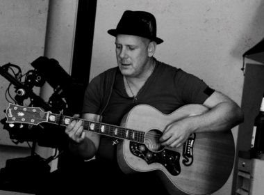 Patrick Staniforth 'English Garden' - The Sound of a Love That Never Fades