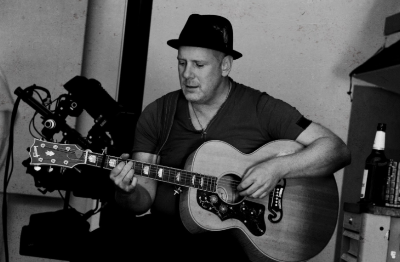 Patrick Staniforth 'English Garden' - The Sound of a Love That Never Fades