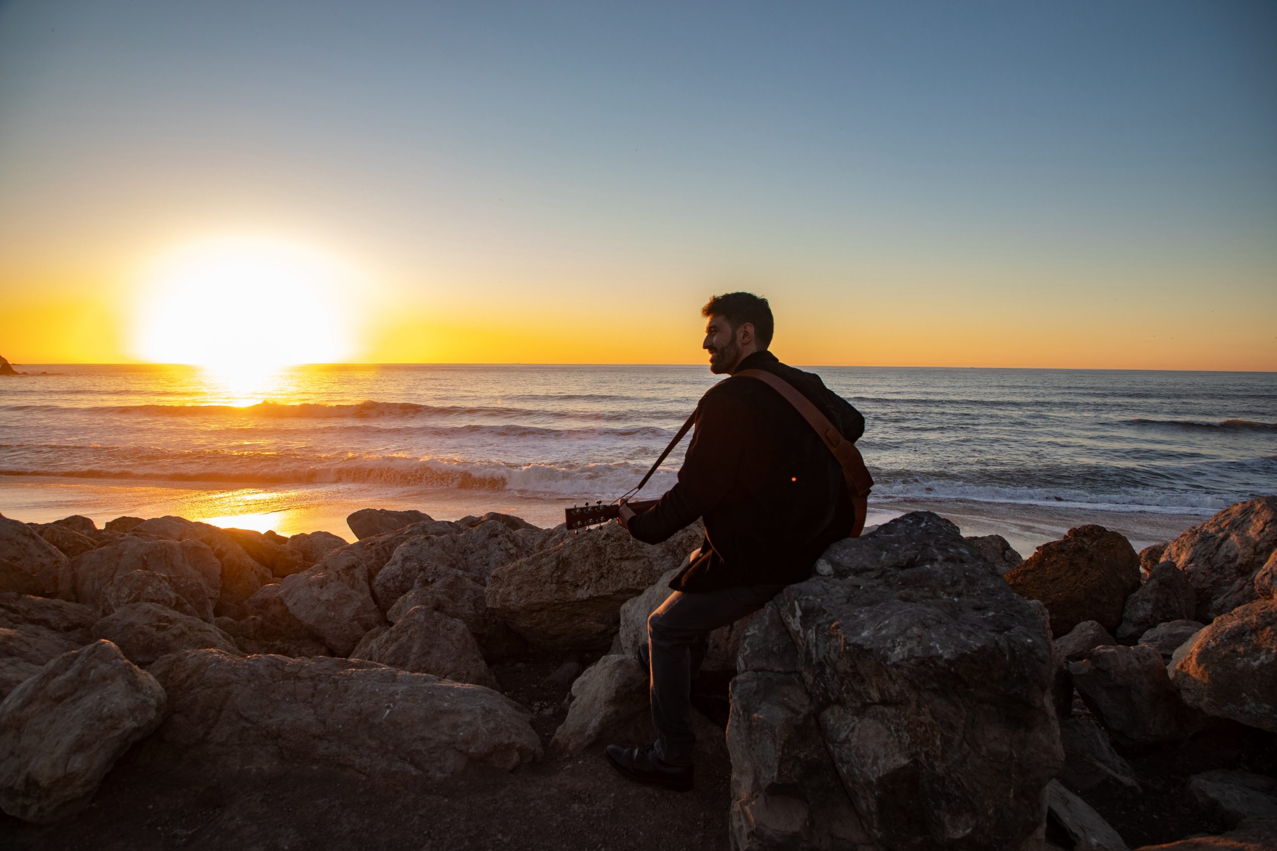 Dan Arwady Captures Raw Emotion in “Somebody Else” Dan Arwady