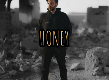 Zarooni ‘Honey’ – A Captivating Blend of Indie, Electronic, and Heartfelt Emotion