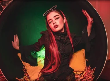 Piper Connolly’s ‘chameleon’ Is a Fierce Alt-Pop Confession Wrapped in Punk Edge