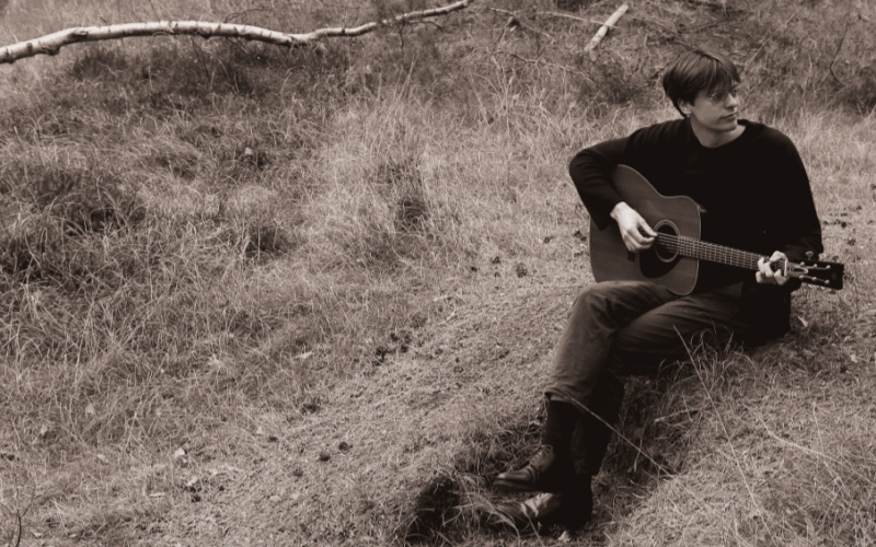 Gabriel Jemsten’s ‘Pure Light Blue’ Glows with Introspective Grace