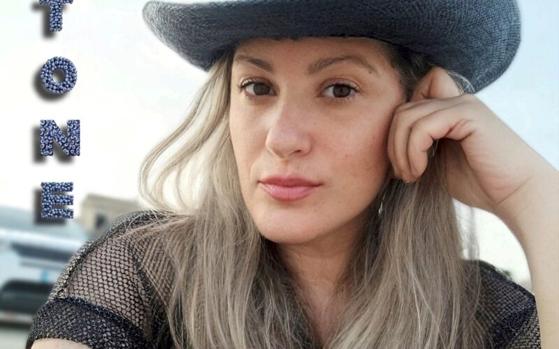 Adriana Spuria Stone Art