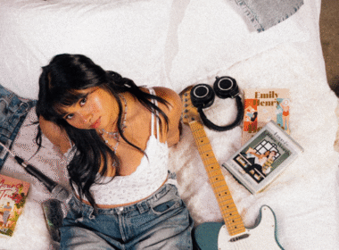 ALEXIS Redefines Synth-Pop with 'Blue Jeans'