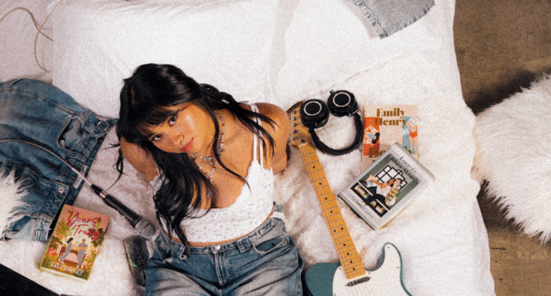 ALEXIS Redefines Synth-Pop with 'Blue Jeans'