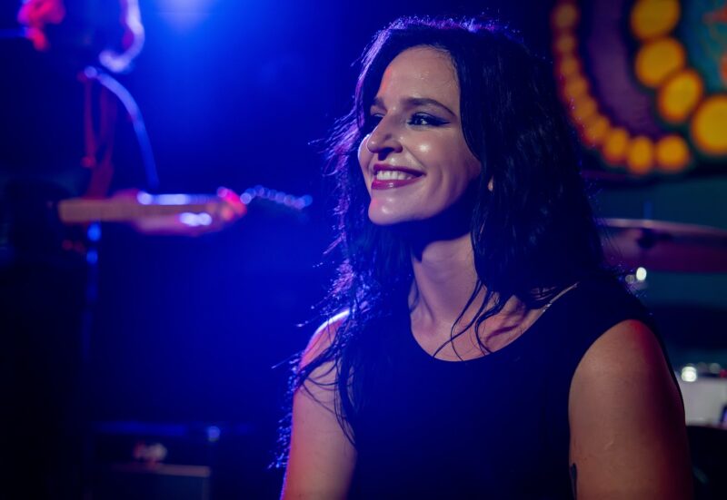 Zëta Ræ Shares A Vibrant New Single "Obvious"