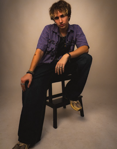 FOLLOWAY Finds Freedom In Imperfection On "Rockstar Life"