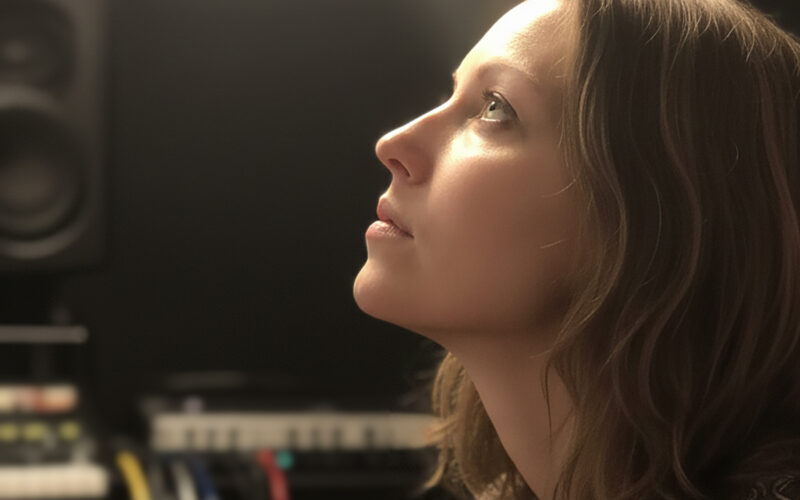 Lana Crow What Brings You Back