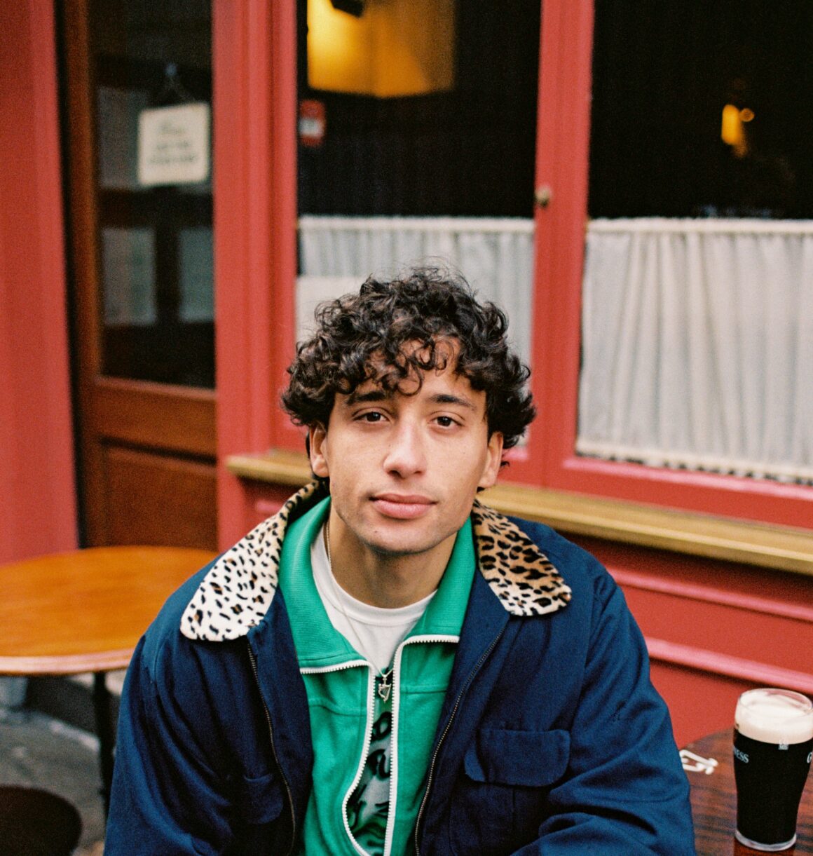 Khakikid Photo By @Vickygrout