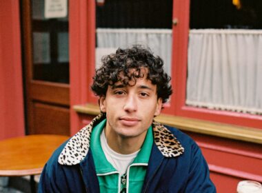 Khakikid Photo By @Vickygrout