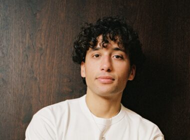 Khakikid @vickygrout