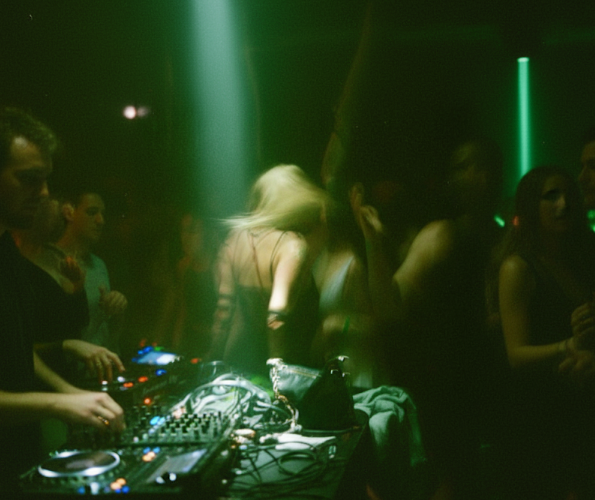 2heart2crash Channels Digital Anxiety into Dark, Danceable Synth-Pop