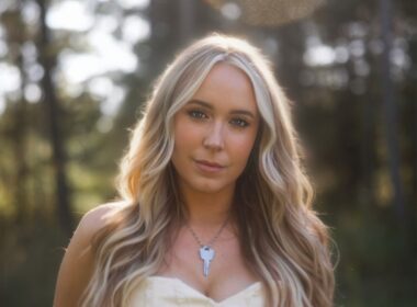 Elyse Saunders