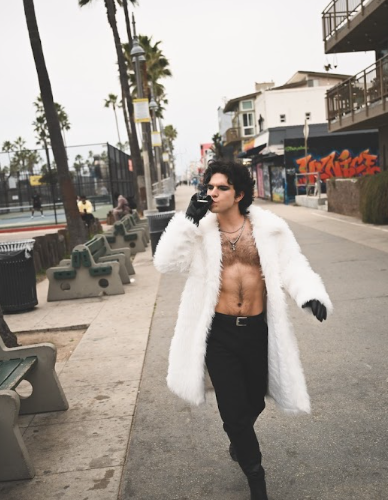 Walter Miller's New Single "Good Morning LA" Lingers Like An Afterglow