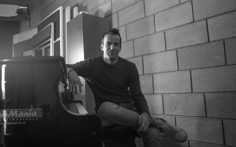 Richard Green Finds Beauty in Life’s Quiet Moments on “Little Things”