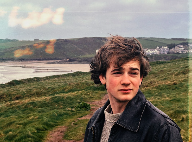 Jonah Connock’s “I Kept Your Secret, Saoirse” Is A Quiet Debut That Speaks Loudly Through Silence
