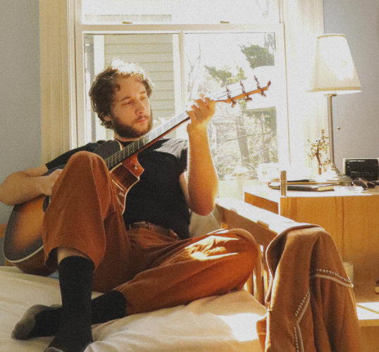 Peter DiMaggio Turns Reflection Into Resonance On “Chasing A Trace”